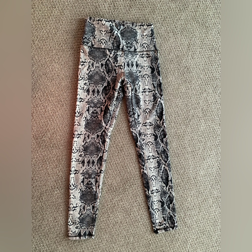 Balance Collection leggings size US Small